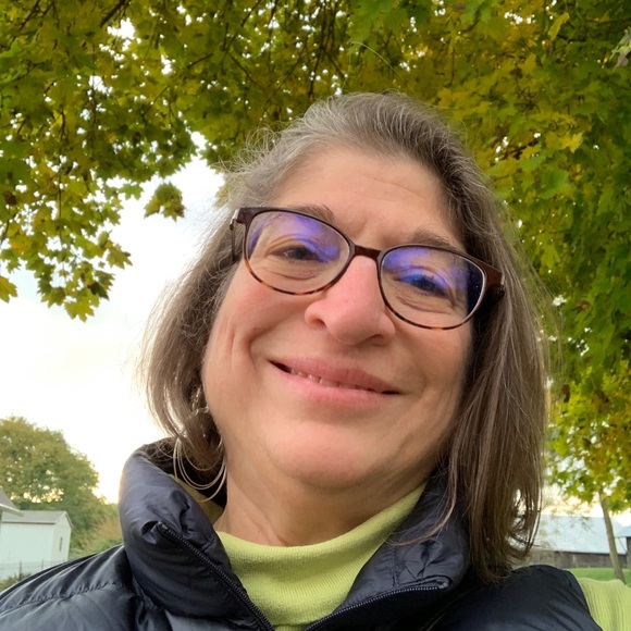 Meet your Posher, Ellen - Picture 1 of 1